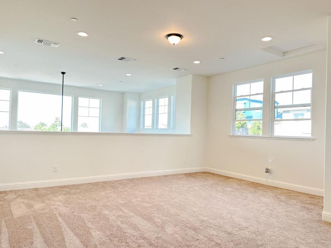 Empty room, Interior, Recessed Lighting