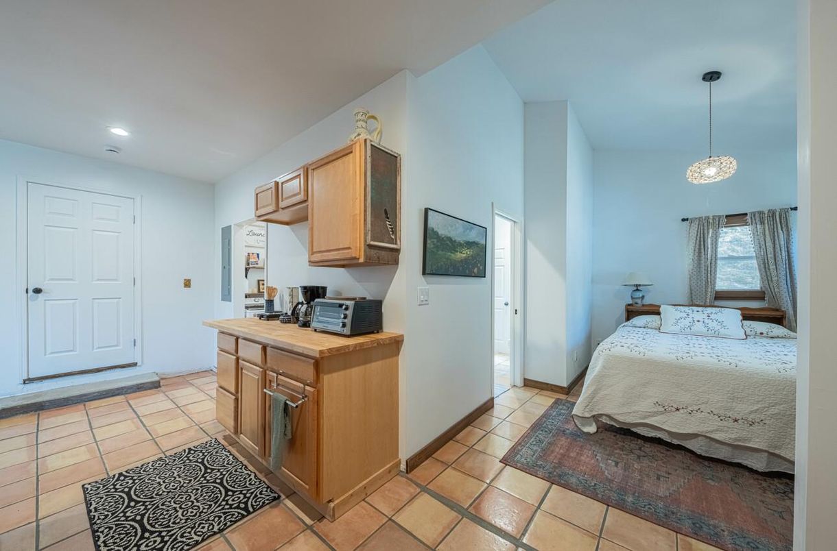 Bedroom, Interior, Kitchen, Pendant Lights, Recessed Lighting