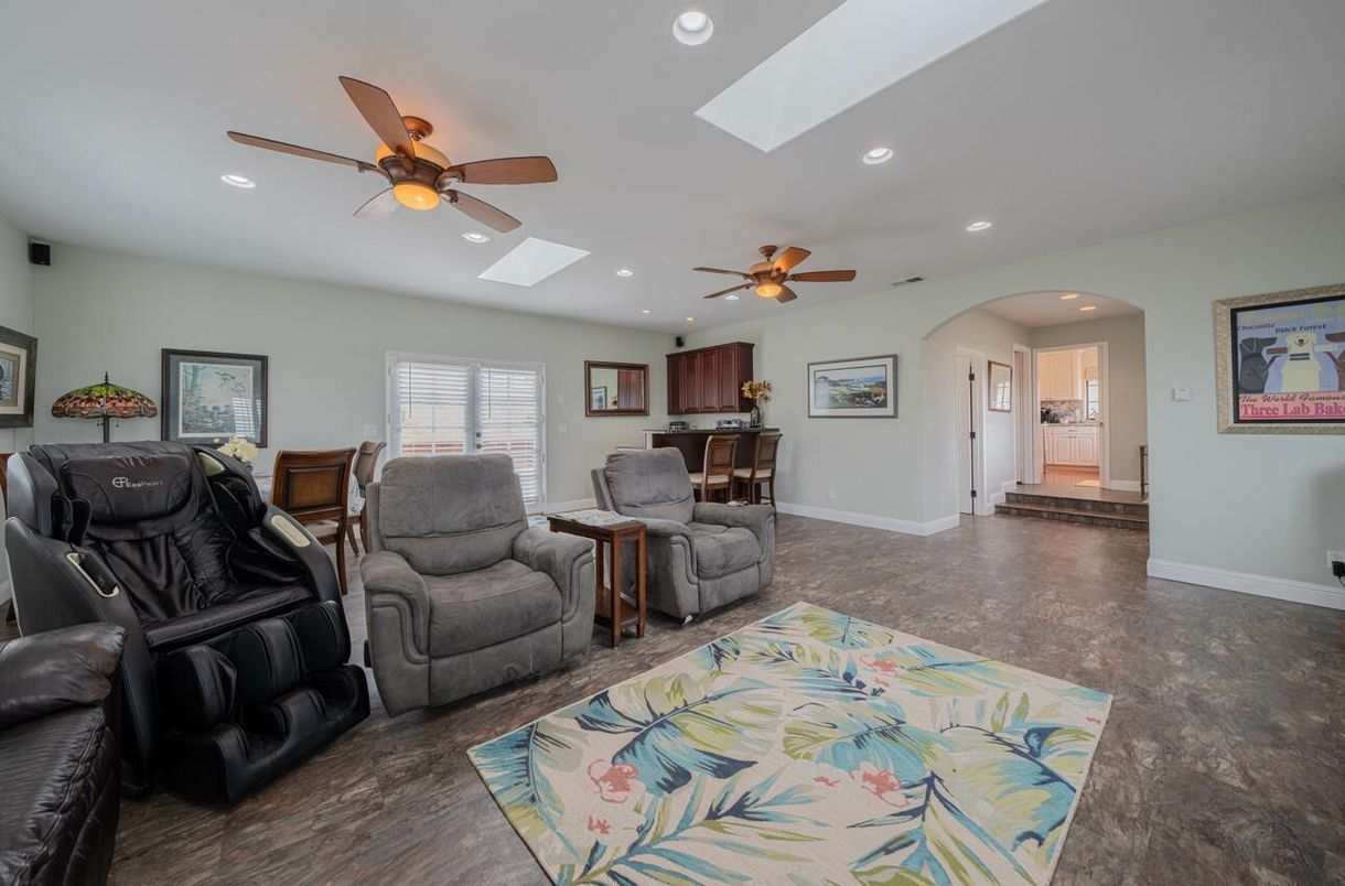 Dining room, Interior, Living room, Recessed Lighting