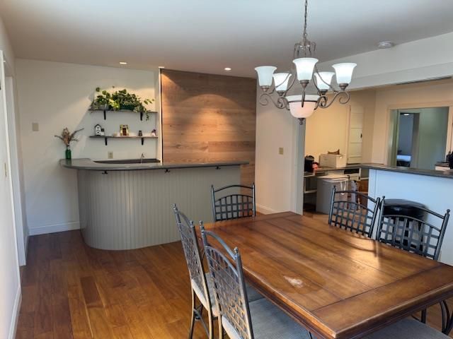 Chandelier, Dining room, Interior, Recessed Lighting, Wood Texture Flooring
