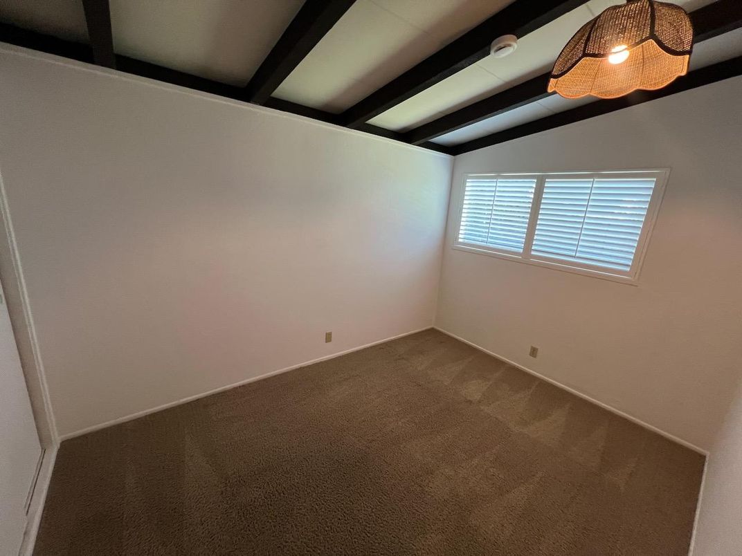 Empty room, Interior, Wooden Beams