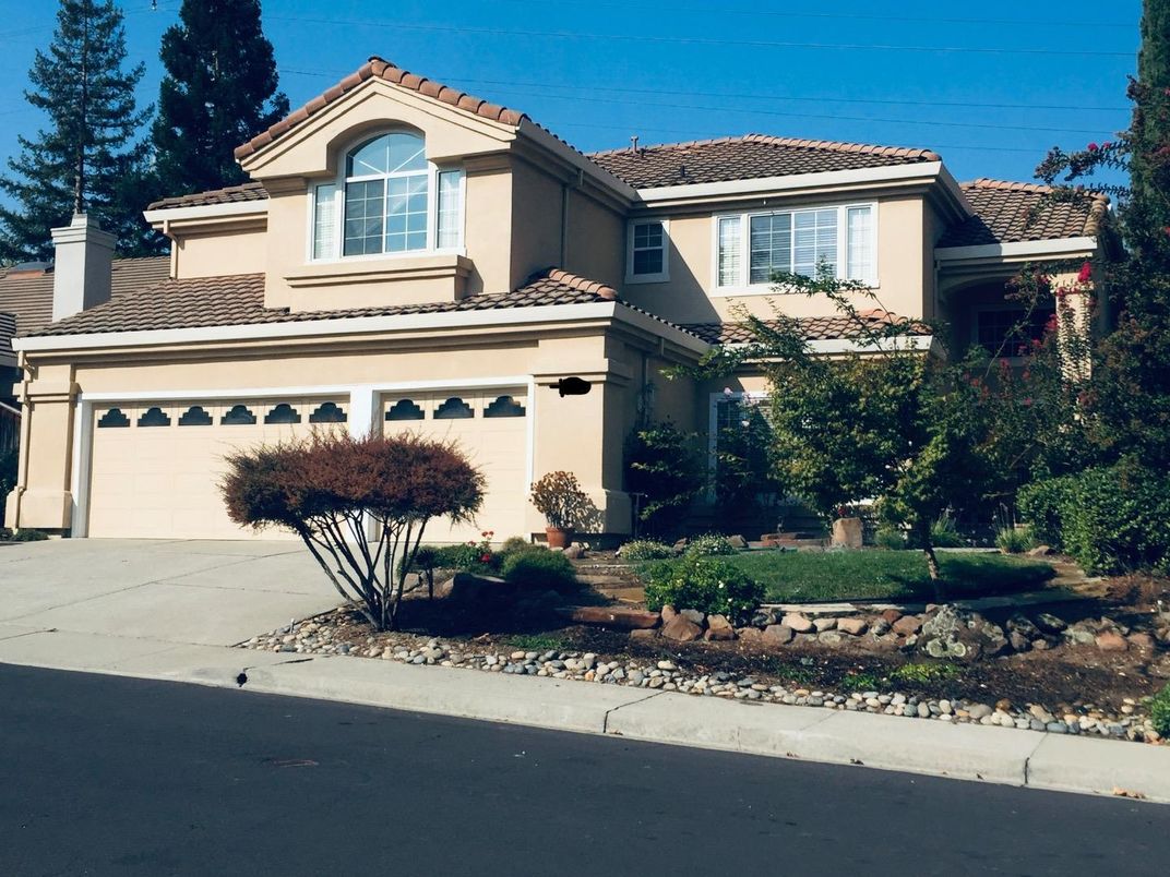 Attached, Exterior, Facade, Mediterranean