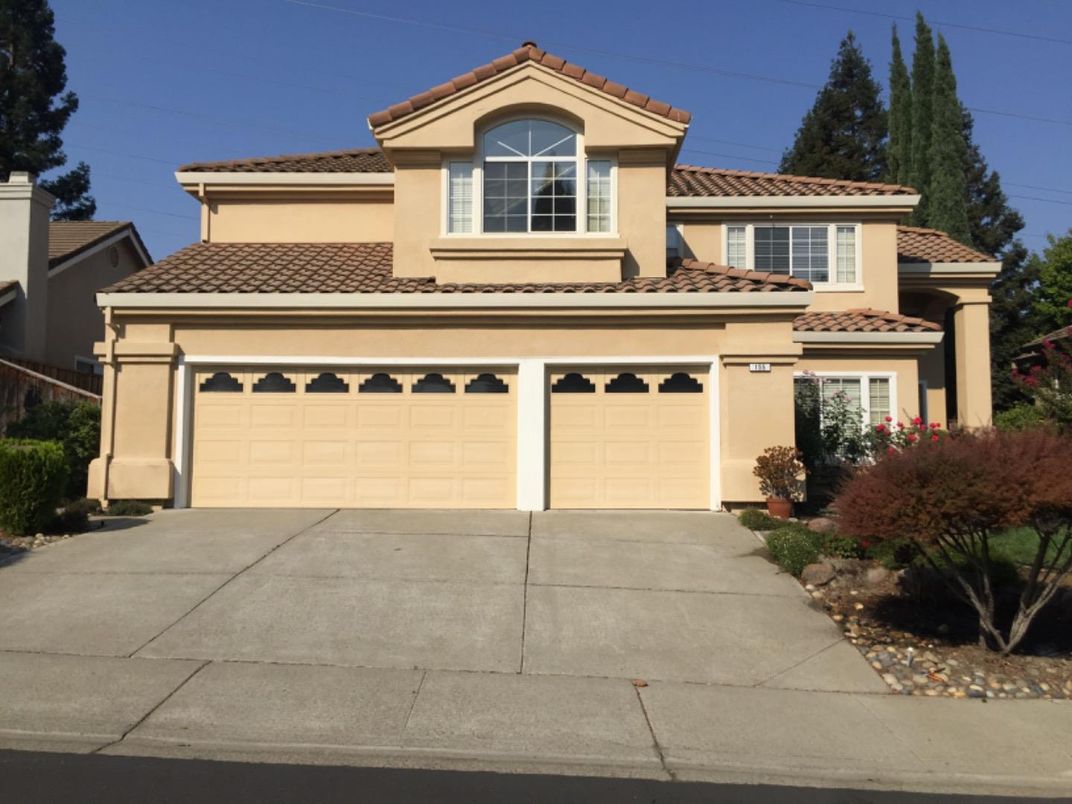 Attached, Exterior, Facade, Mediterranean
