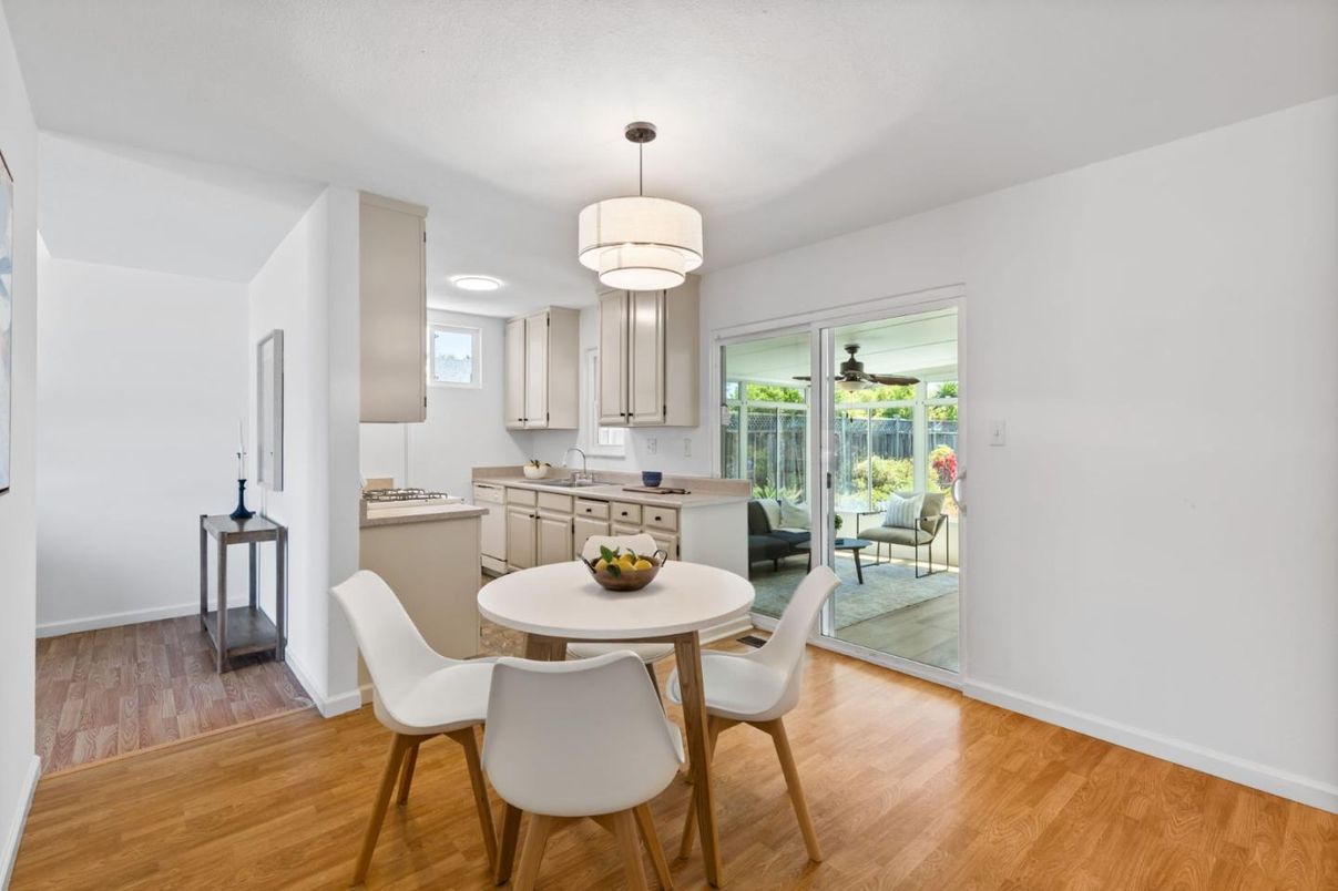 Dining room, Interior, Kitchen, Recessed Lighting, Wood Texture Flooring