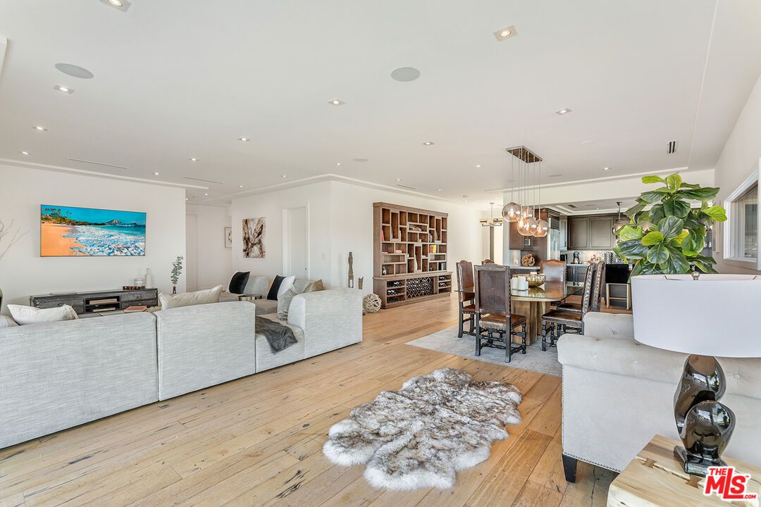 Dining room, Interior, Kitchen, Living room, Pendant Lights, Recessed Lighting, Wood Texture Flooring