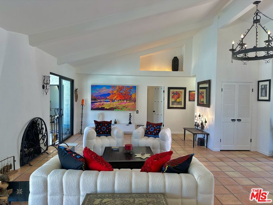 Chandelier, Interior, Living room