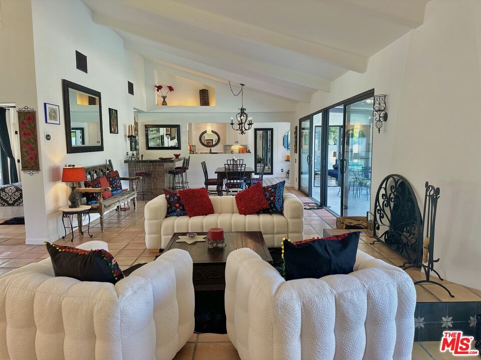 Chandelier, Dining room, Interior, Living room