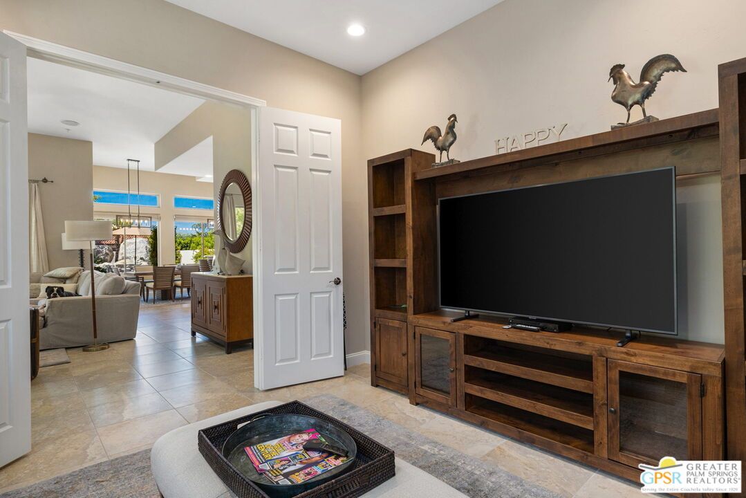 Dining room, Interior, Living room, Pendant Lights, Recessed Lighting