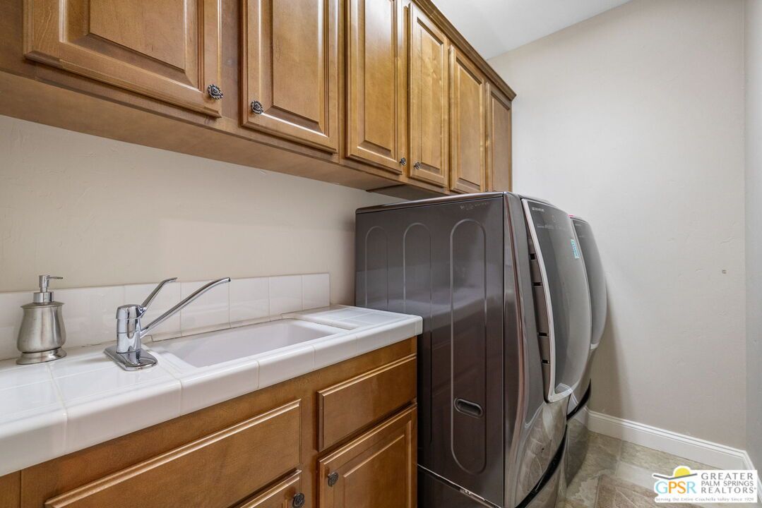 Interior, Washer