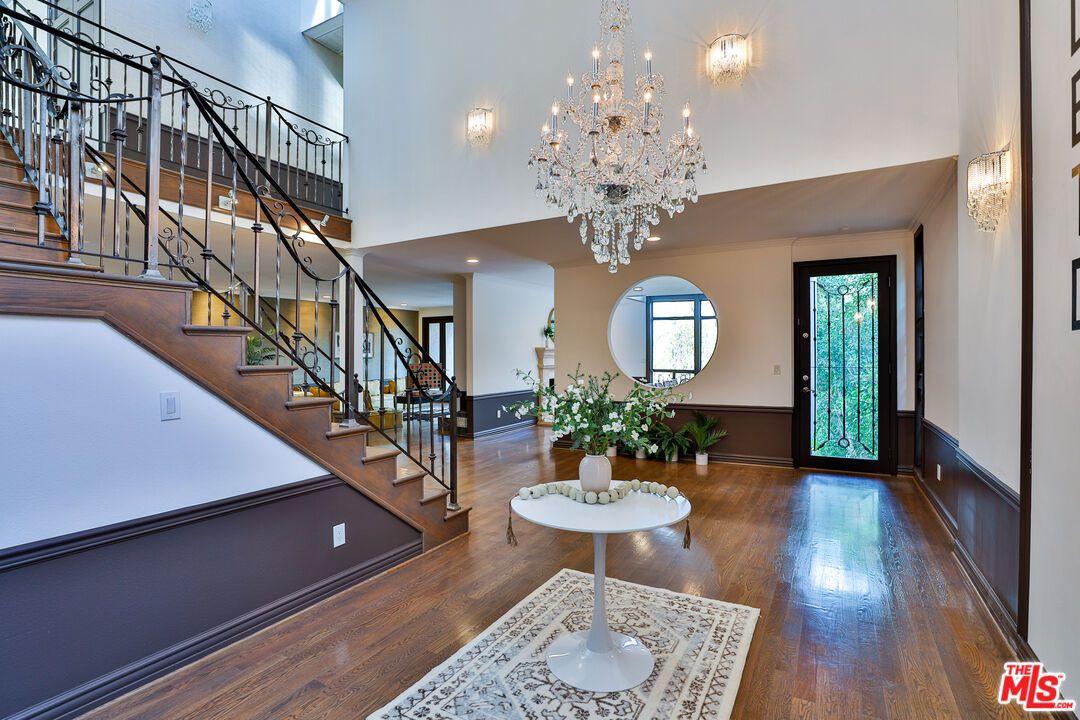 Chandelier, Interior, Wood Texture Flooring