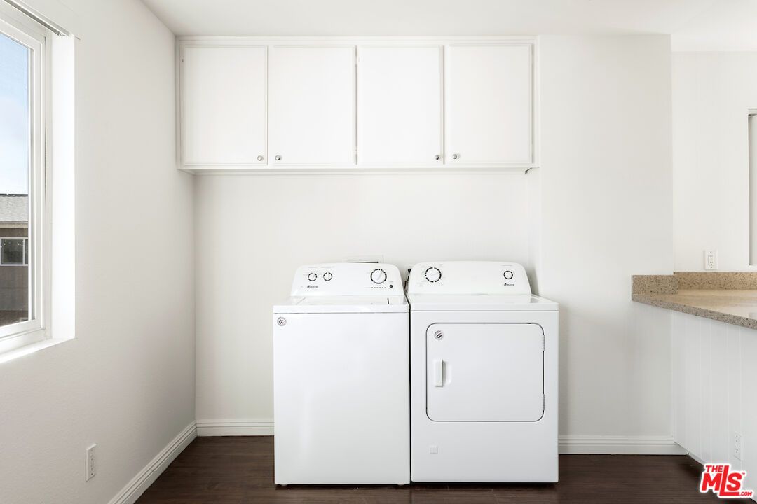 Interior, Utility Closets, Washer, Wood Texture Flooring