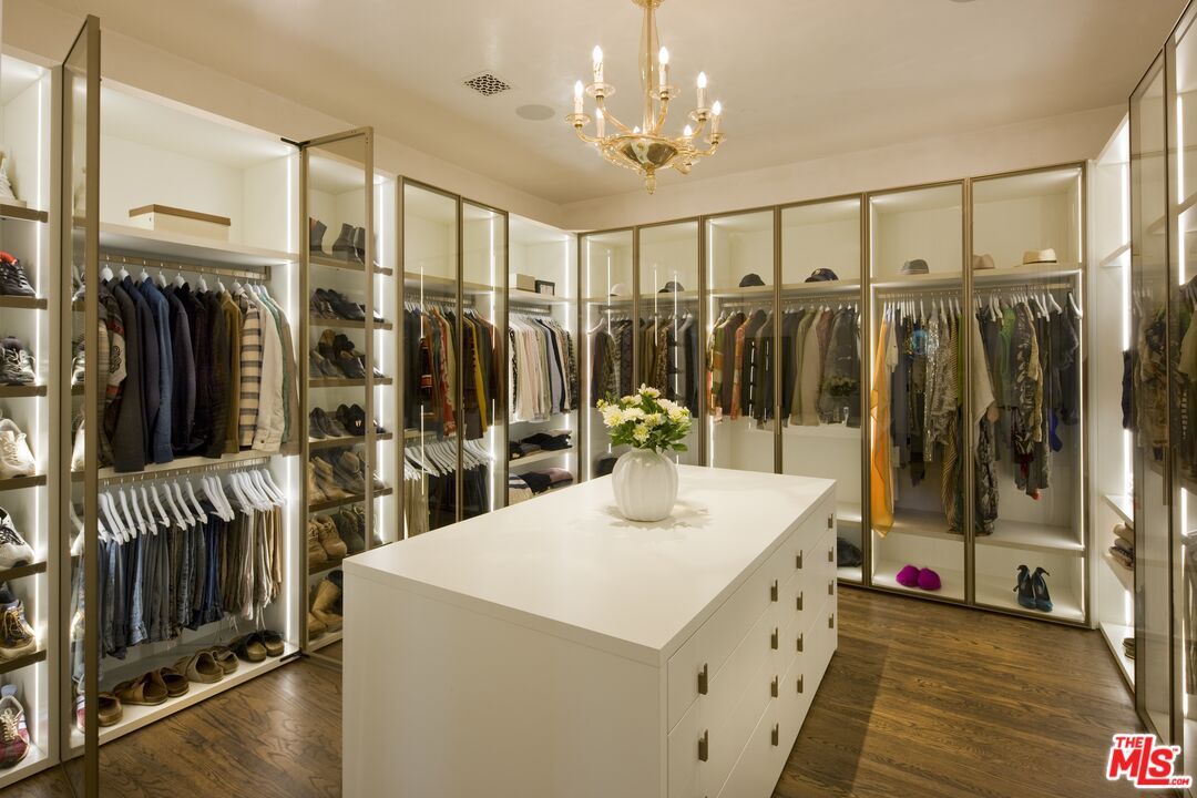 Chandelier, Interior, Walk-in Closets, Wood Texture Flooring
