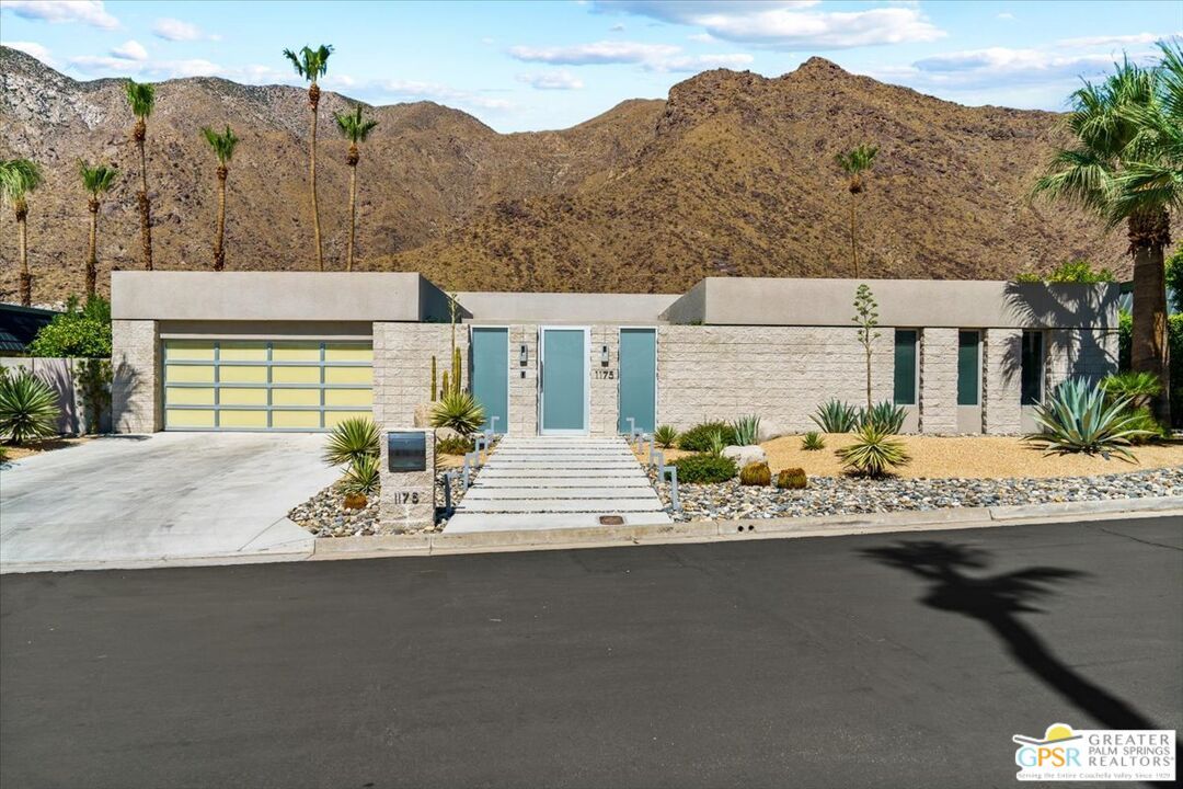 Attached, Exterior, Facade, Modern