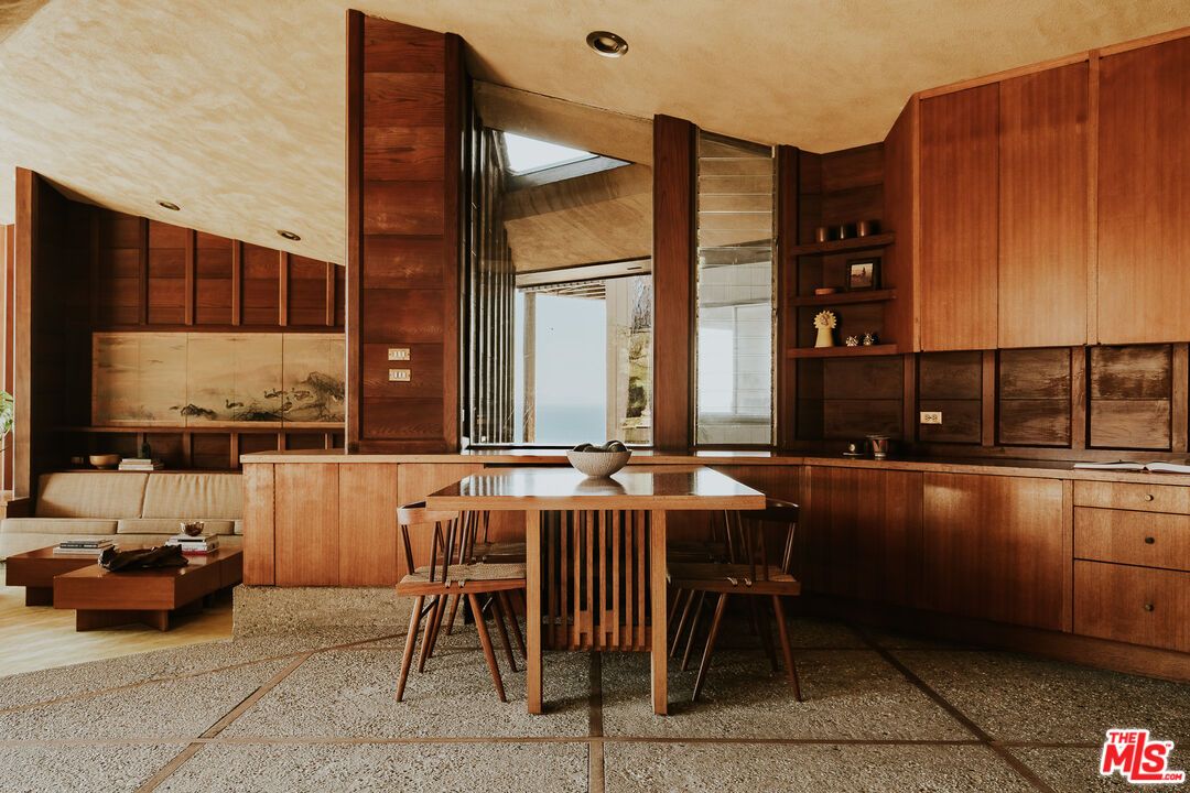 Dining room, Interior, Kitchen, Living room, Recessed Lighting