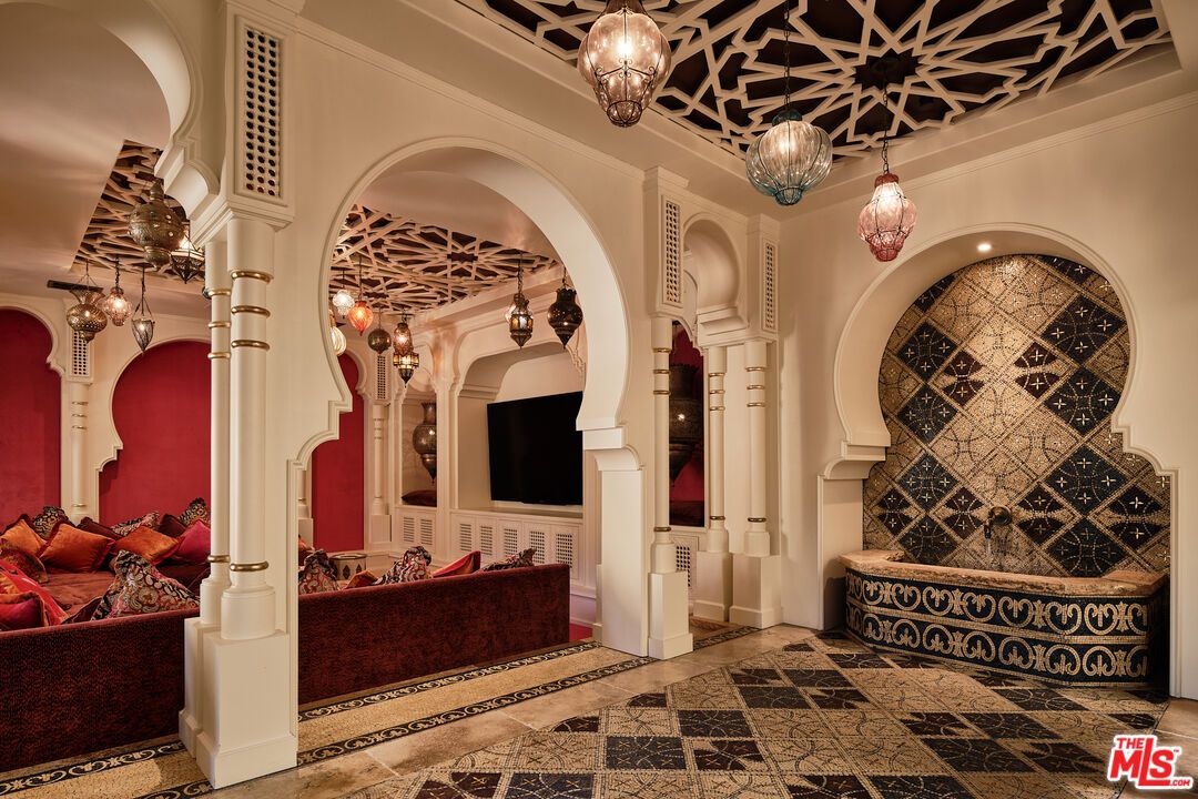 Chandelier, Interior, Pendant Lights