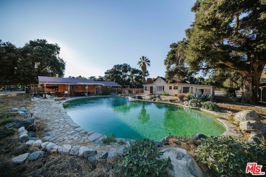 Exterior, Pool