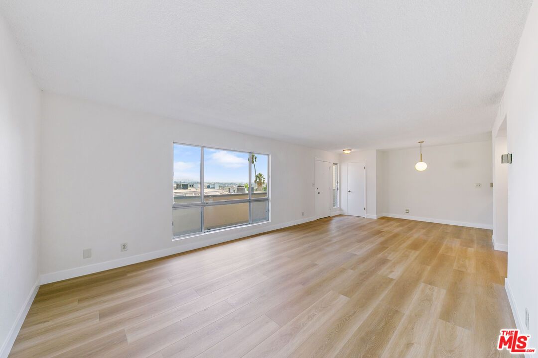 Empty room, Interior, Pendant Lights, Wood Texture Flooring