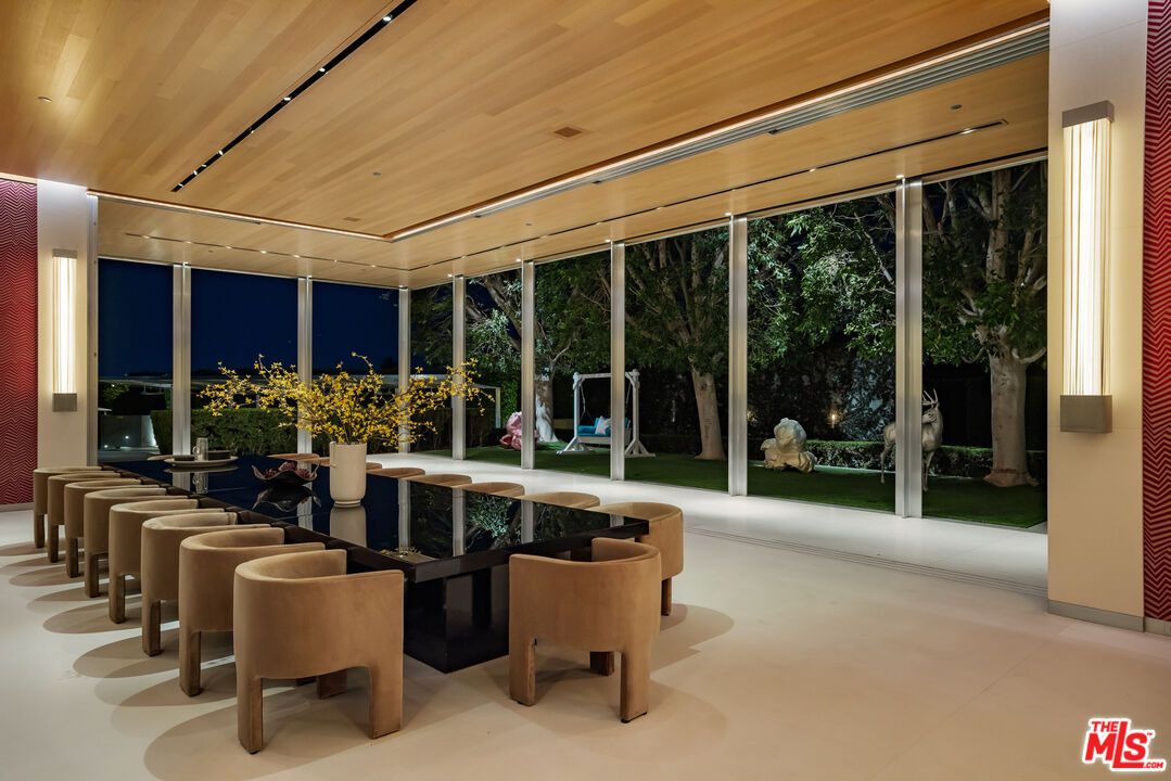 Dining room, Interior, Recessed Lighting, Sun Room, Wooden Ceilings