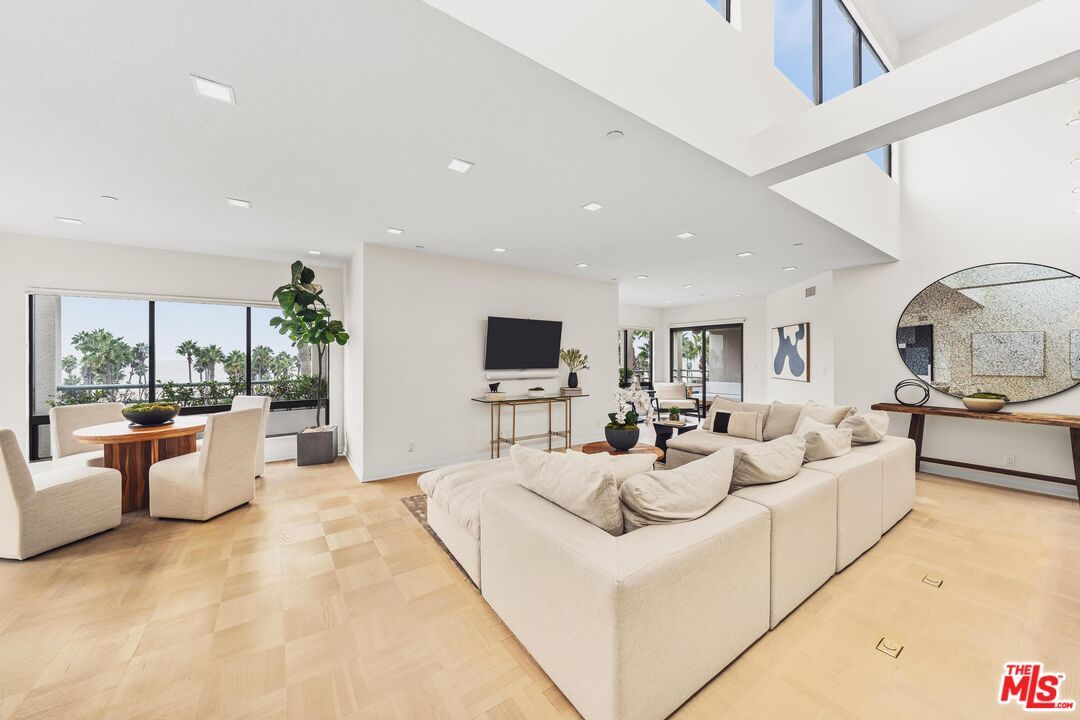 Dining room, Interior, Living room, Recessed Lighting, Wood Texture Flooring