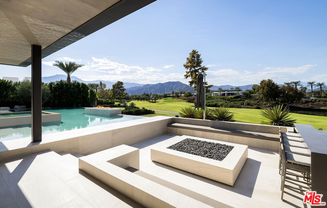 Exterior, Pool, Other