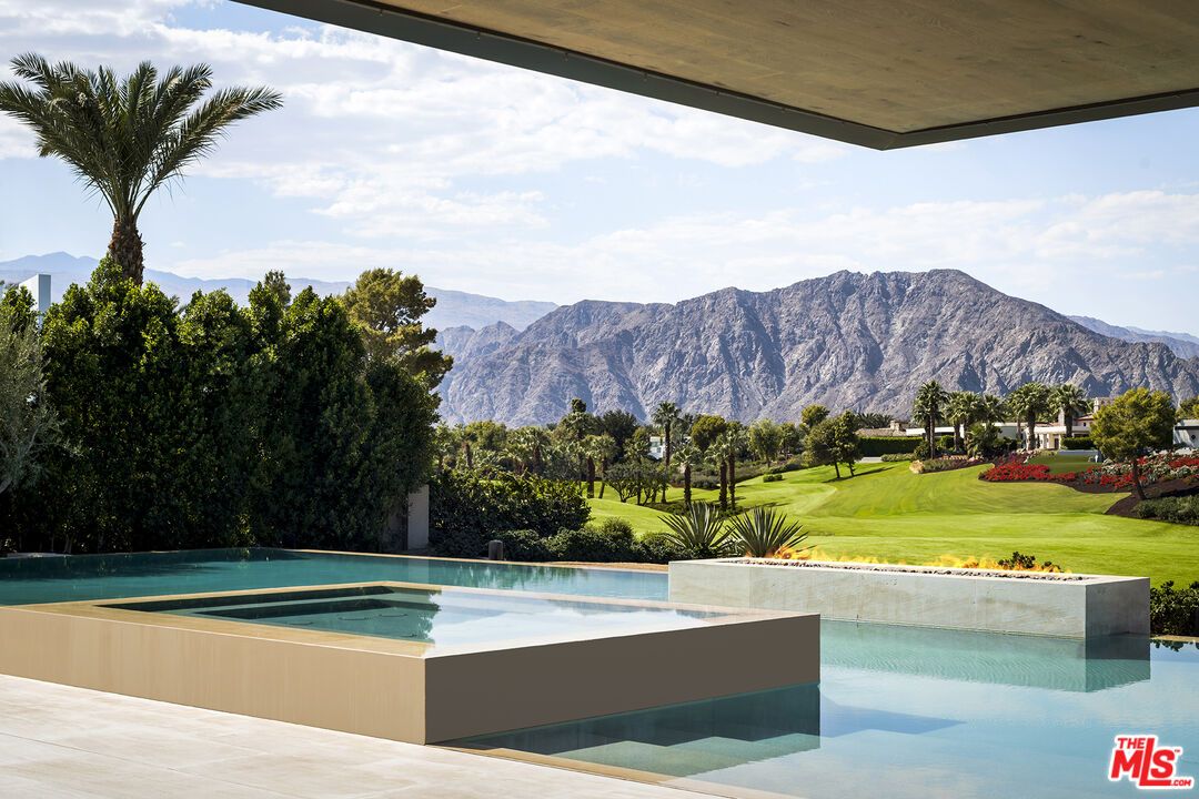 Exterior, Pool, Other