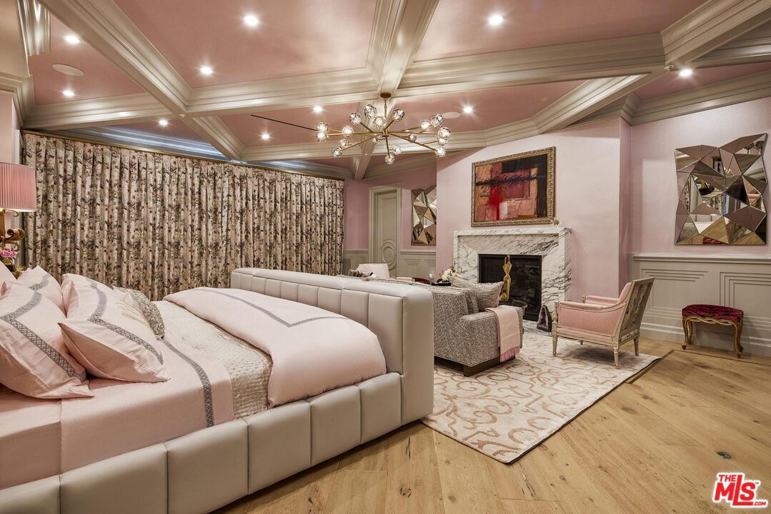 Bedroom, Fireplace, Interior, Pendant Lights, Recessed Lighting, Wood Texture Flooring