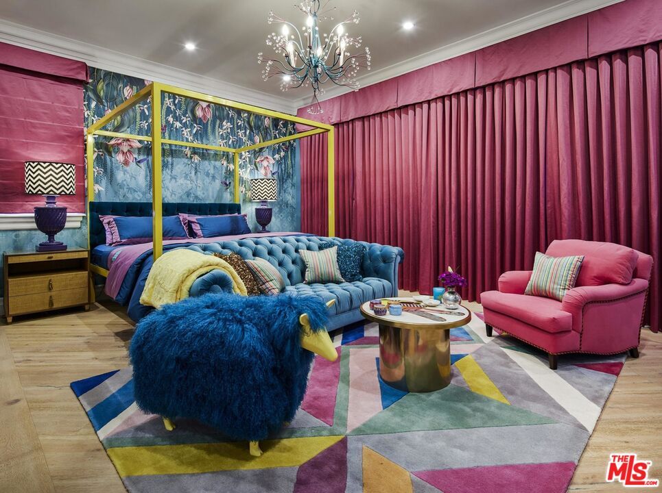 Chandelier, Interior, Living room, Recessed Lighting, Wood Texture Flooring