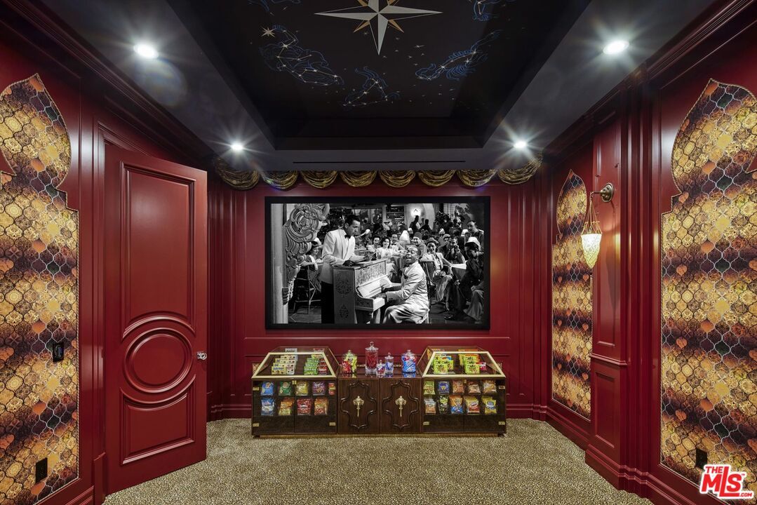 Interior, Projection Screen, Recessed Lighting, Theatre Room