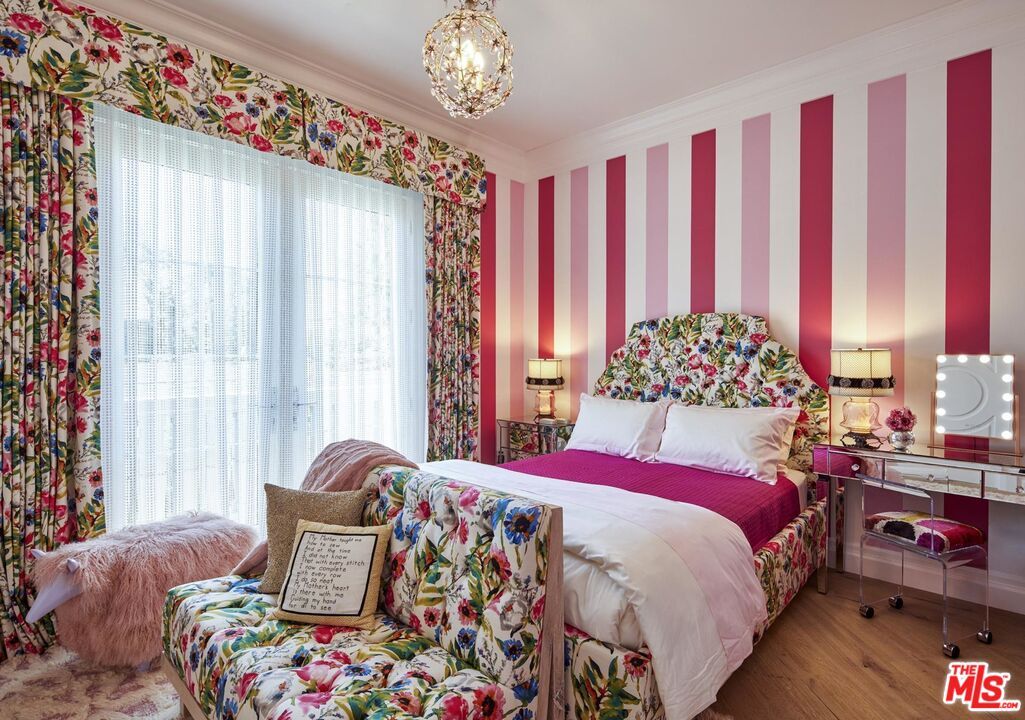 Bedroom, Interior, Pendant Lights, Wood Texture Flooring