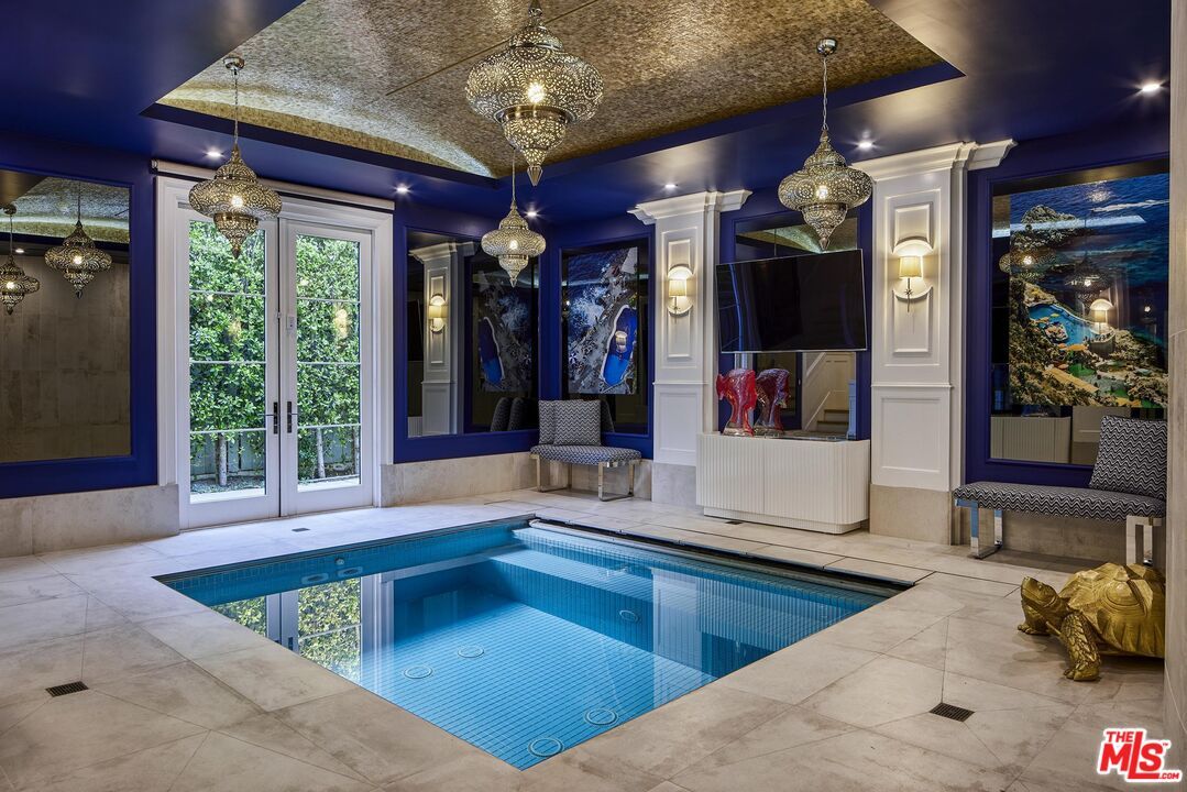 Interior, Pendant Lights, Pool, Recessed Lighting