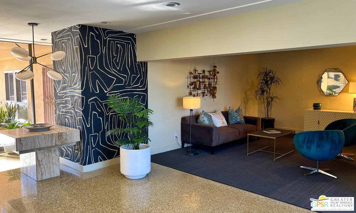 Interior, Living room, Pendant Lights, Recessed Lighting