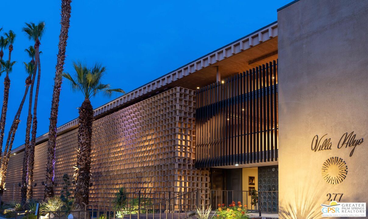 Exterior, Facade, Highrise