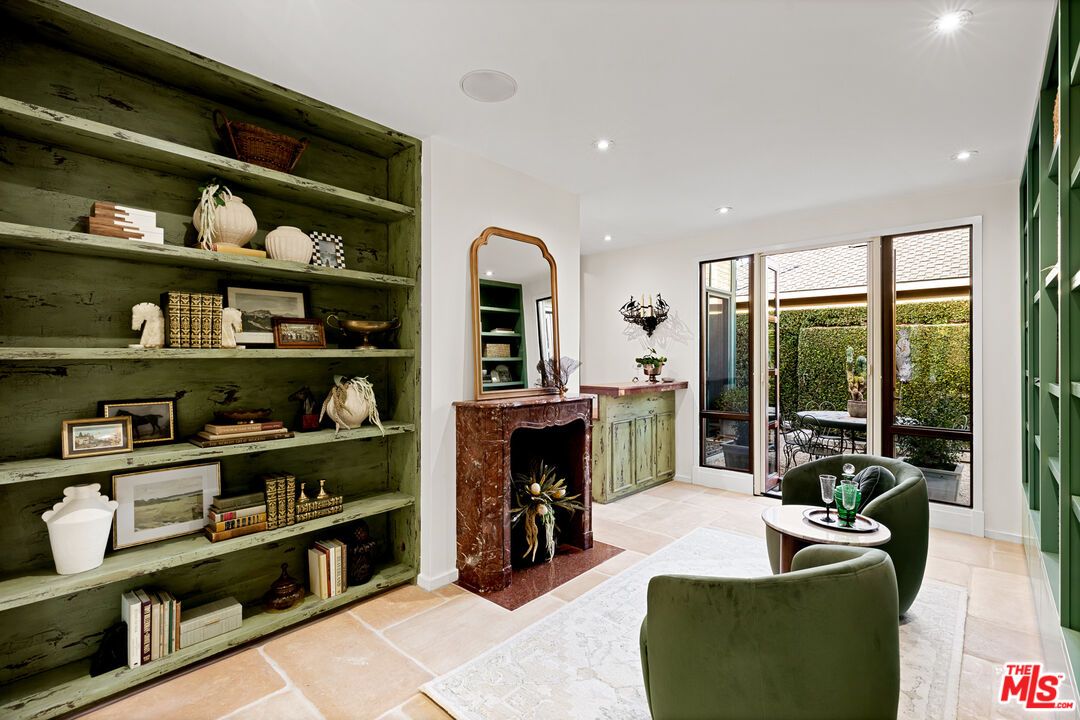 Fireplace, Interior, Recessed Lighting