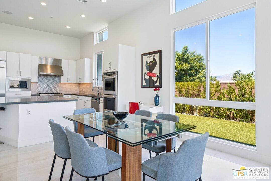 Dining room, Interior, Kitchen, Recessed Lighting, Stainless Steel Appliances