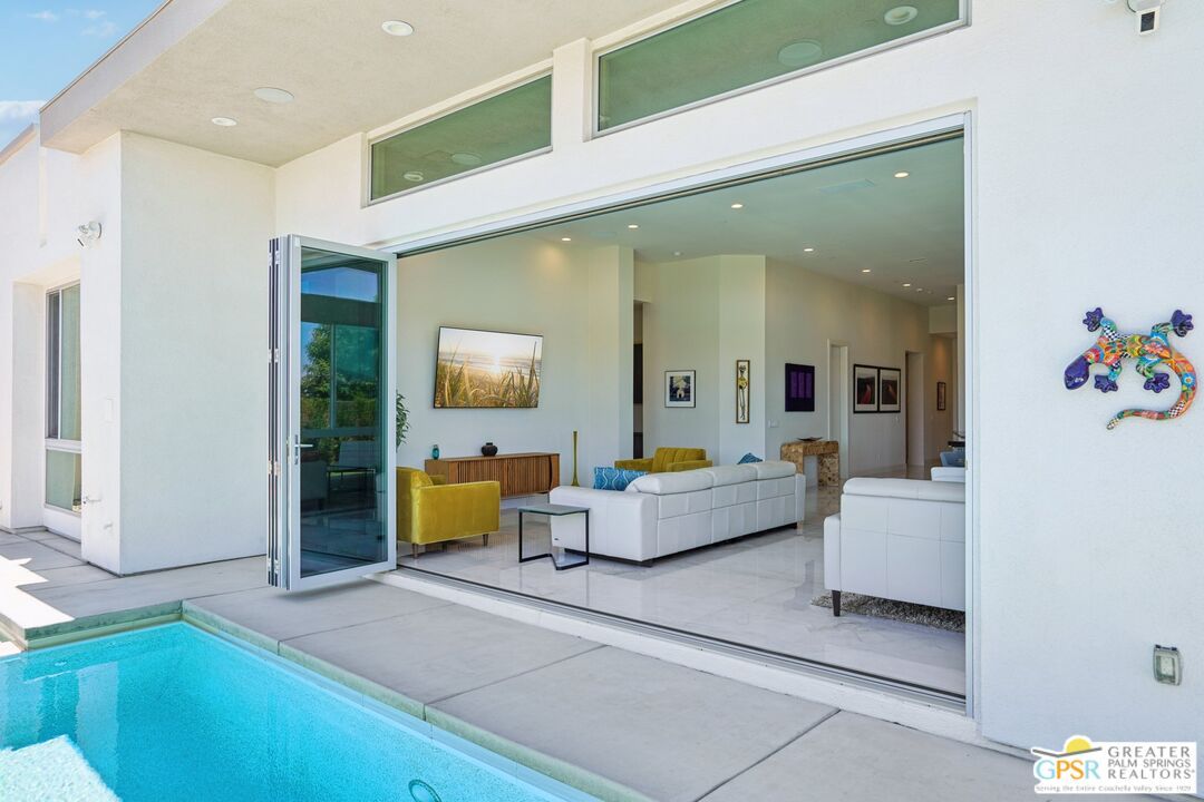 Exterior, Pool, Recessed Lighting