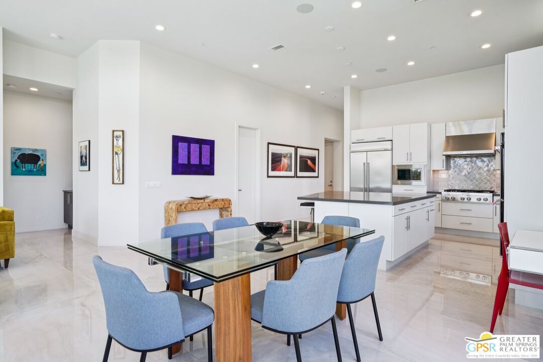 Dining room, Interior, Kitchen, Recessed Lighting, Stainless Steel Appliances