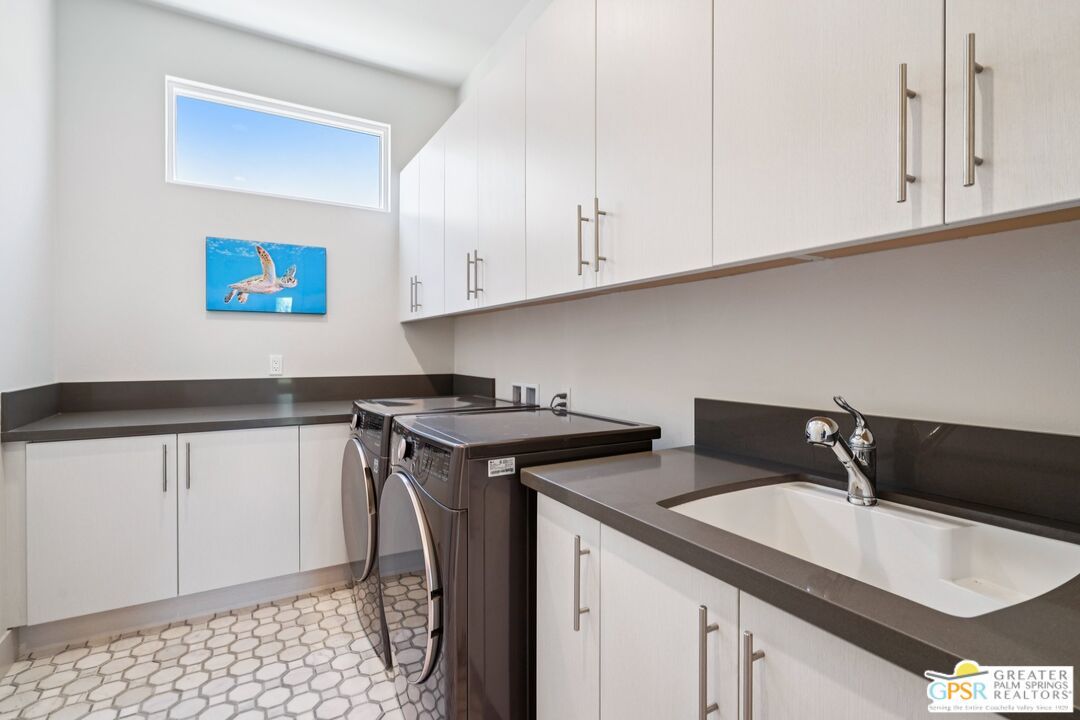 Interior, Washer