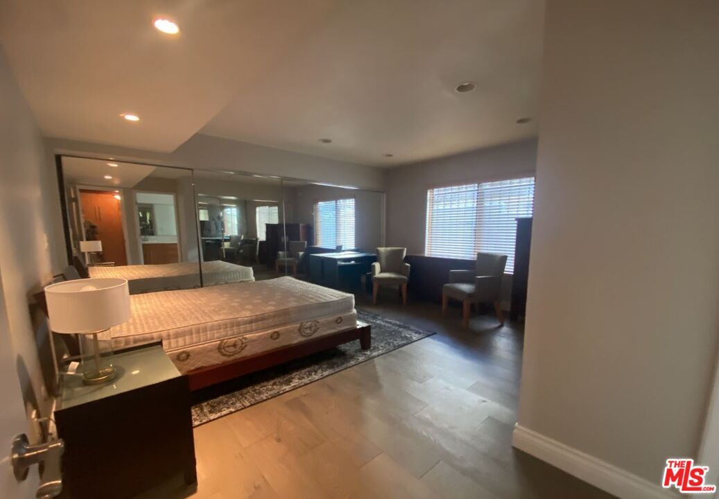 Bedroom, Dining room, Interior, Recessed Lighting, Wood Texture Flooring