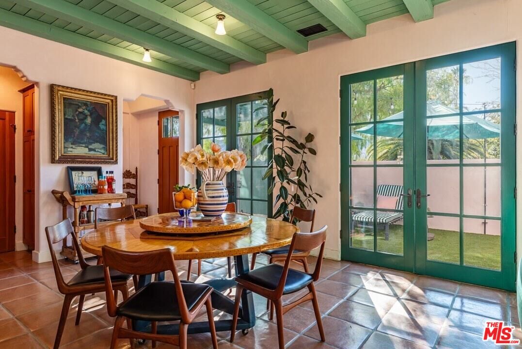 Dining room, Interior