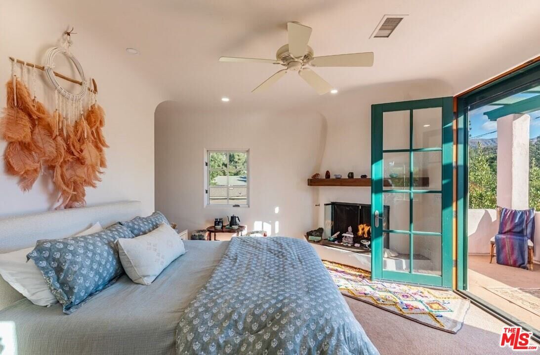 Bedroom, Fireplace, Interior, Recessed Lighting