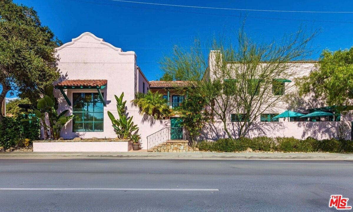 Exterior, Facade, Spanish Mediterranean