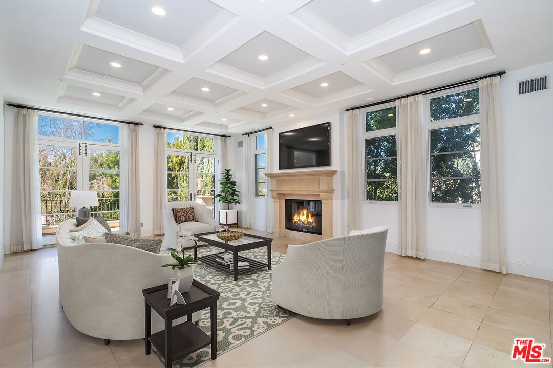 Fireplace, Interior, Living room, Recessed Lighting