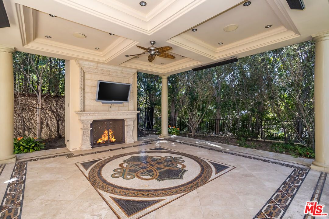 Fireplace, Interior, Recessed Lighting