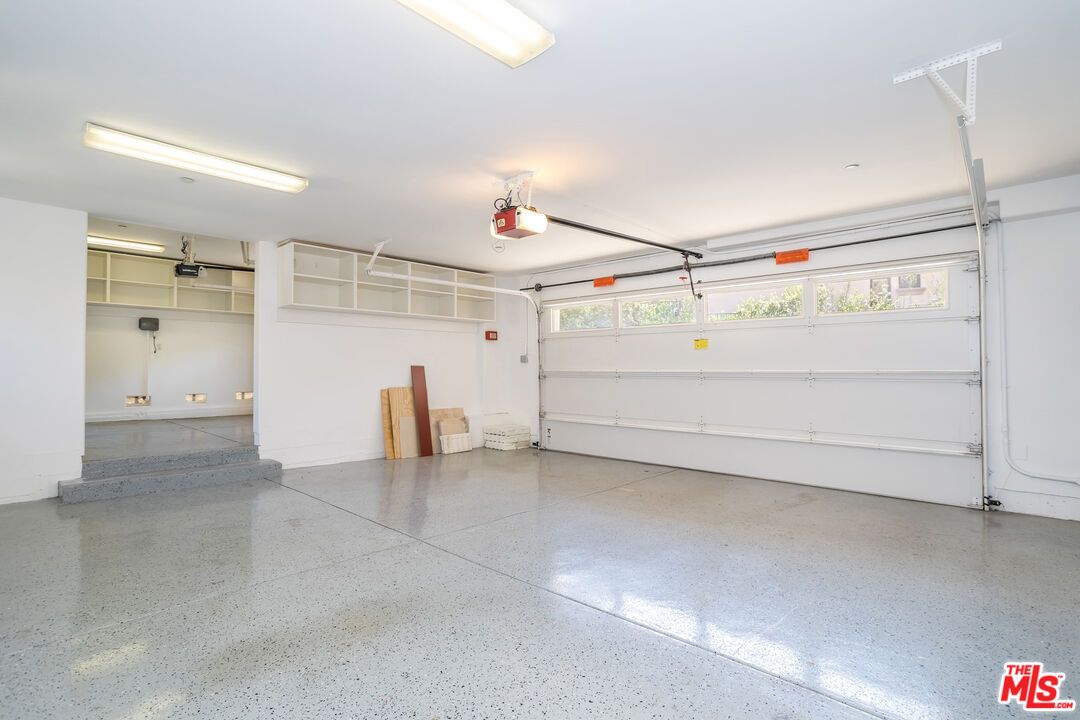 Garage, Interior