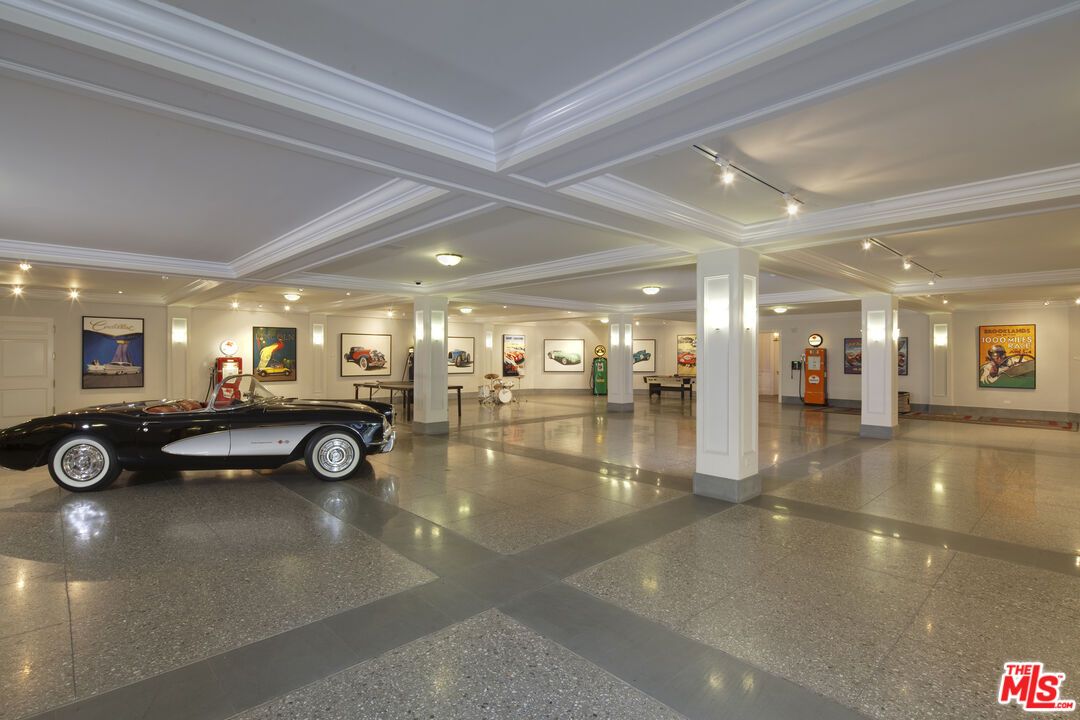 Garage, Interior, Recessed Lighting