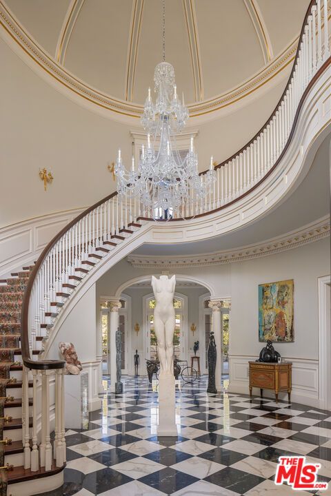 Chandelier, Interior, Marble