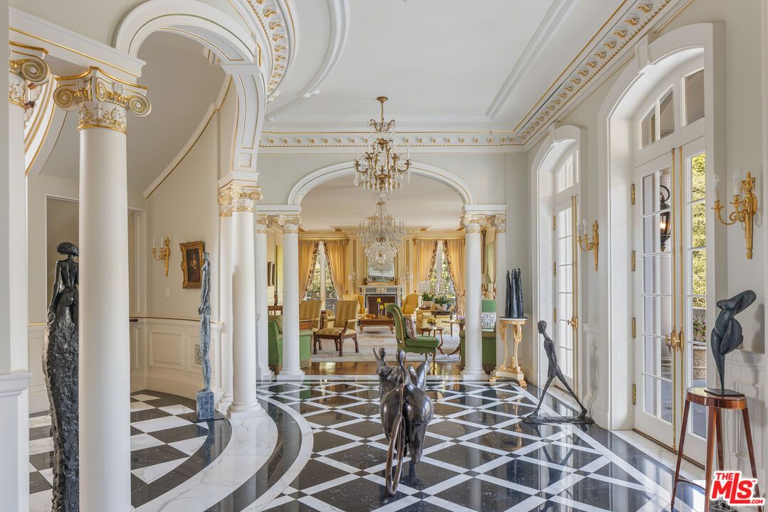 Chandelier, Interior