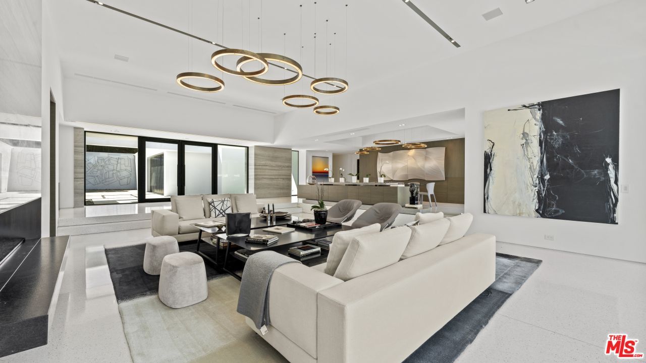 Dining room, Interior, Living room, Pendant Lights, Recessed Lighting