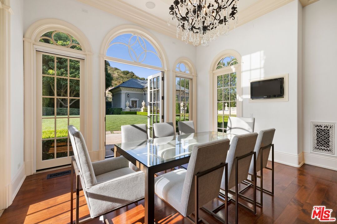 Chandelier, Dining room, Interior, Wood Texture Flooring