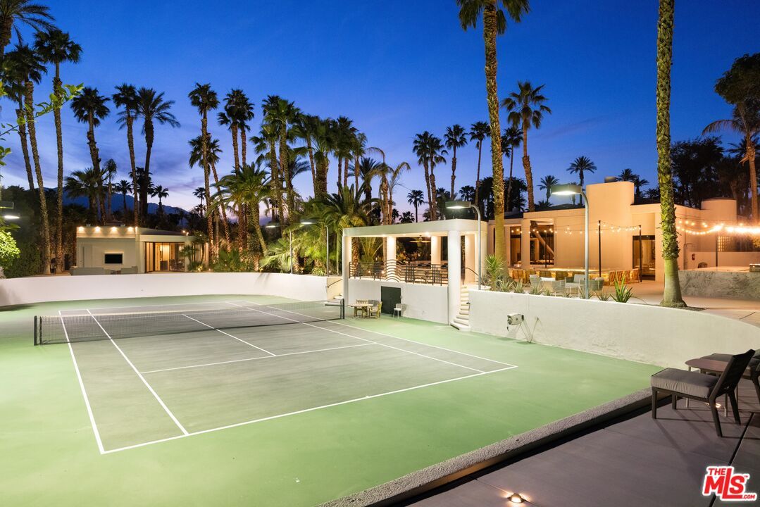 Exterior, Tennis Courts